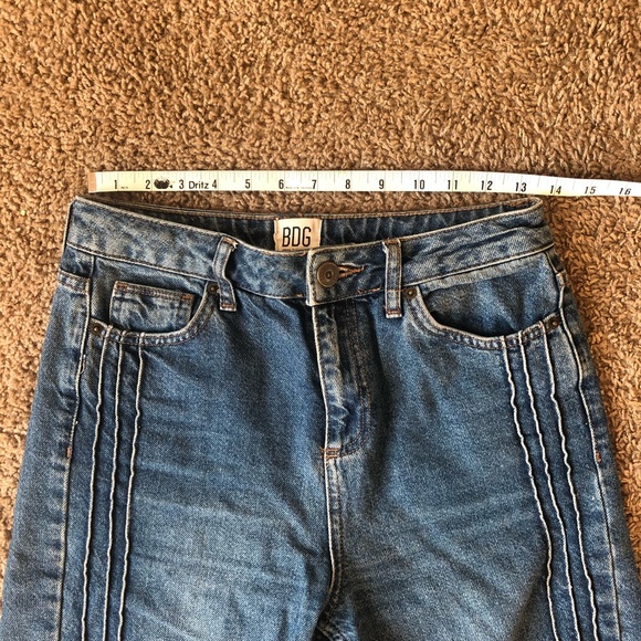 BDG Jeans w/ piping down the sides🦕 - Picture 2 of 4